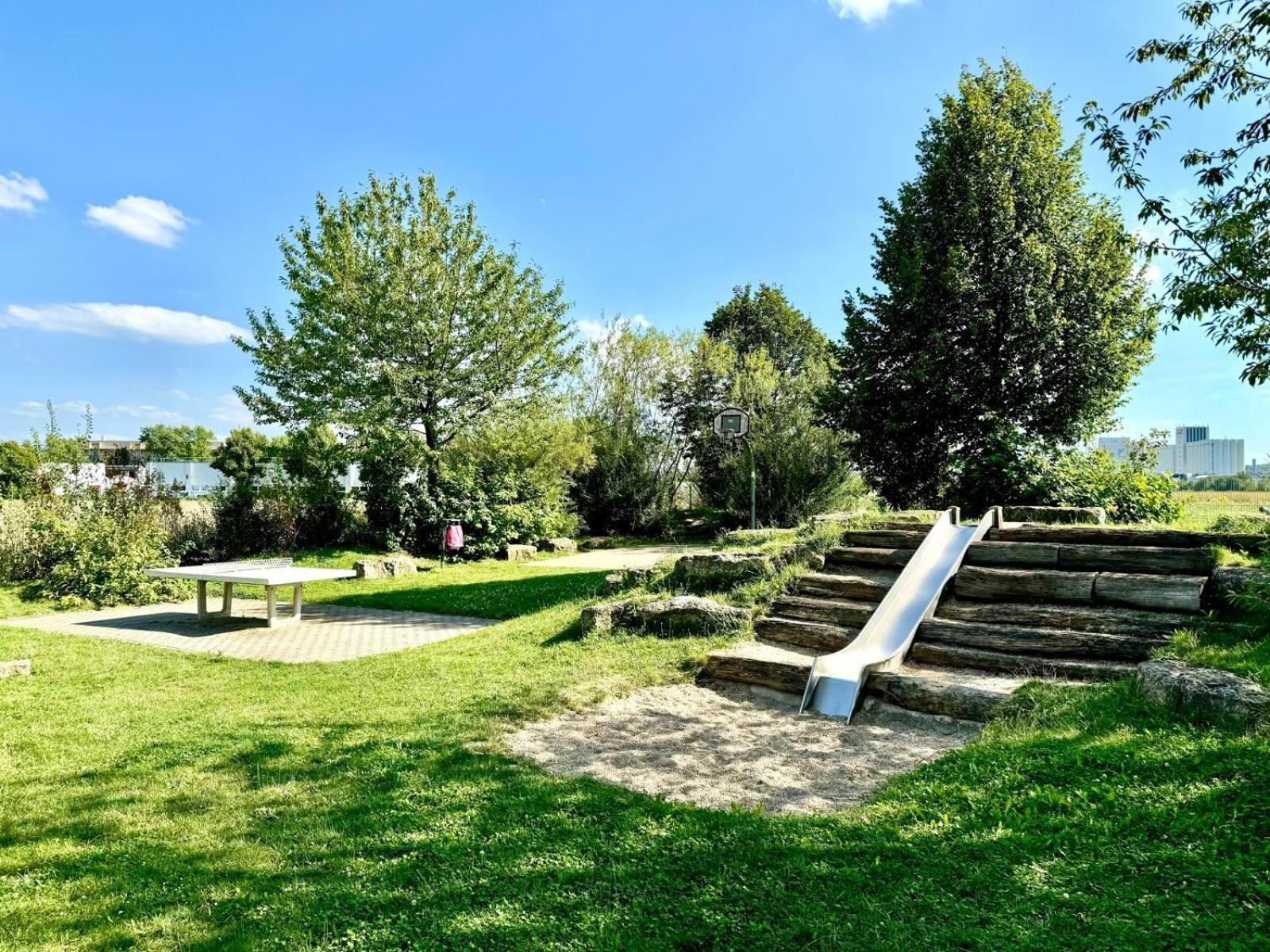 Design - Terrasse - Streaming - Privatparkplatz - Klinikum - Uni - Zentral Appartement Erfurt