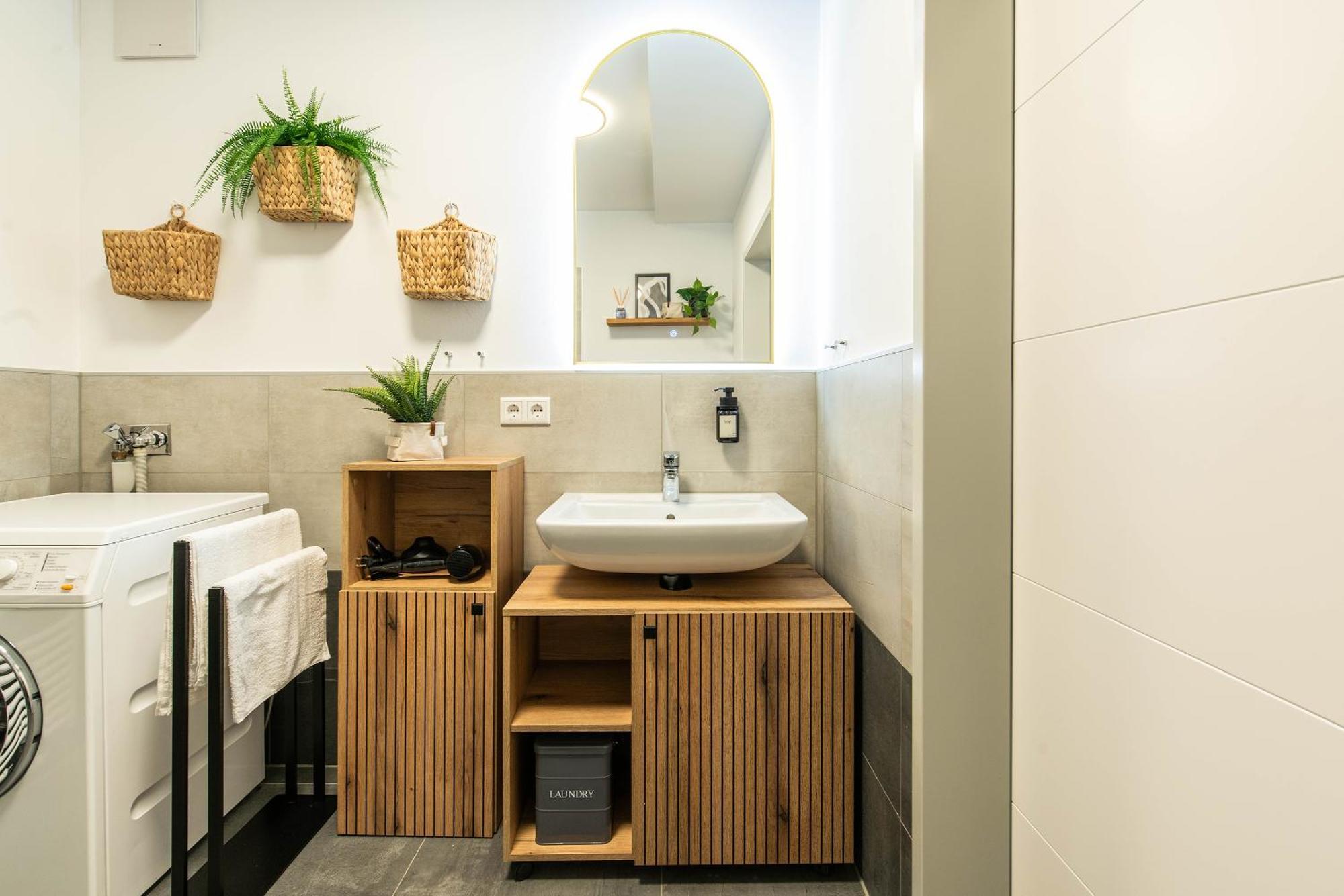 Appartement Design - Terrasse - Streaming - Privatparkplatz - Klinikum - Uni - Zentral *